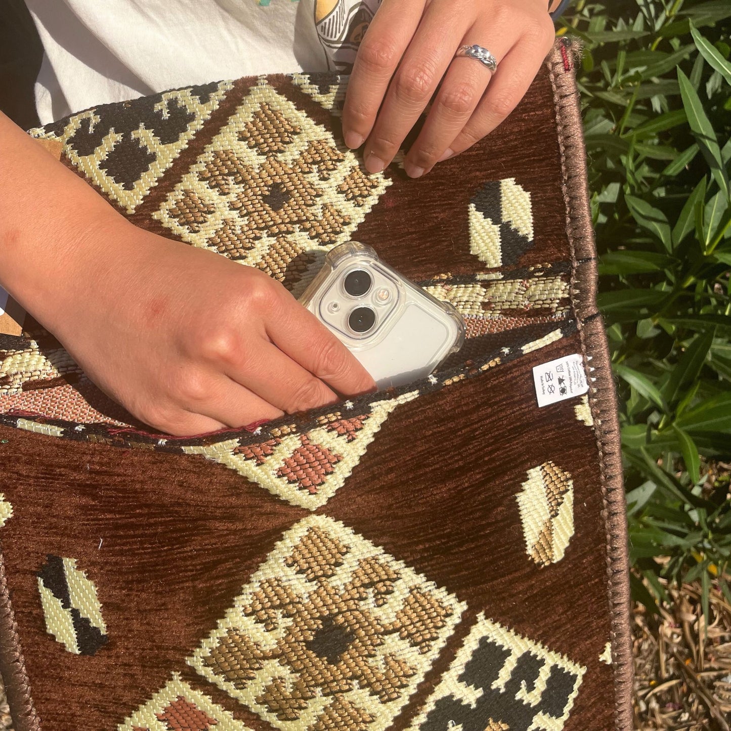 | Bolso bandolera de festival Kilim de chocolate